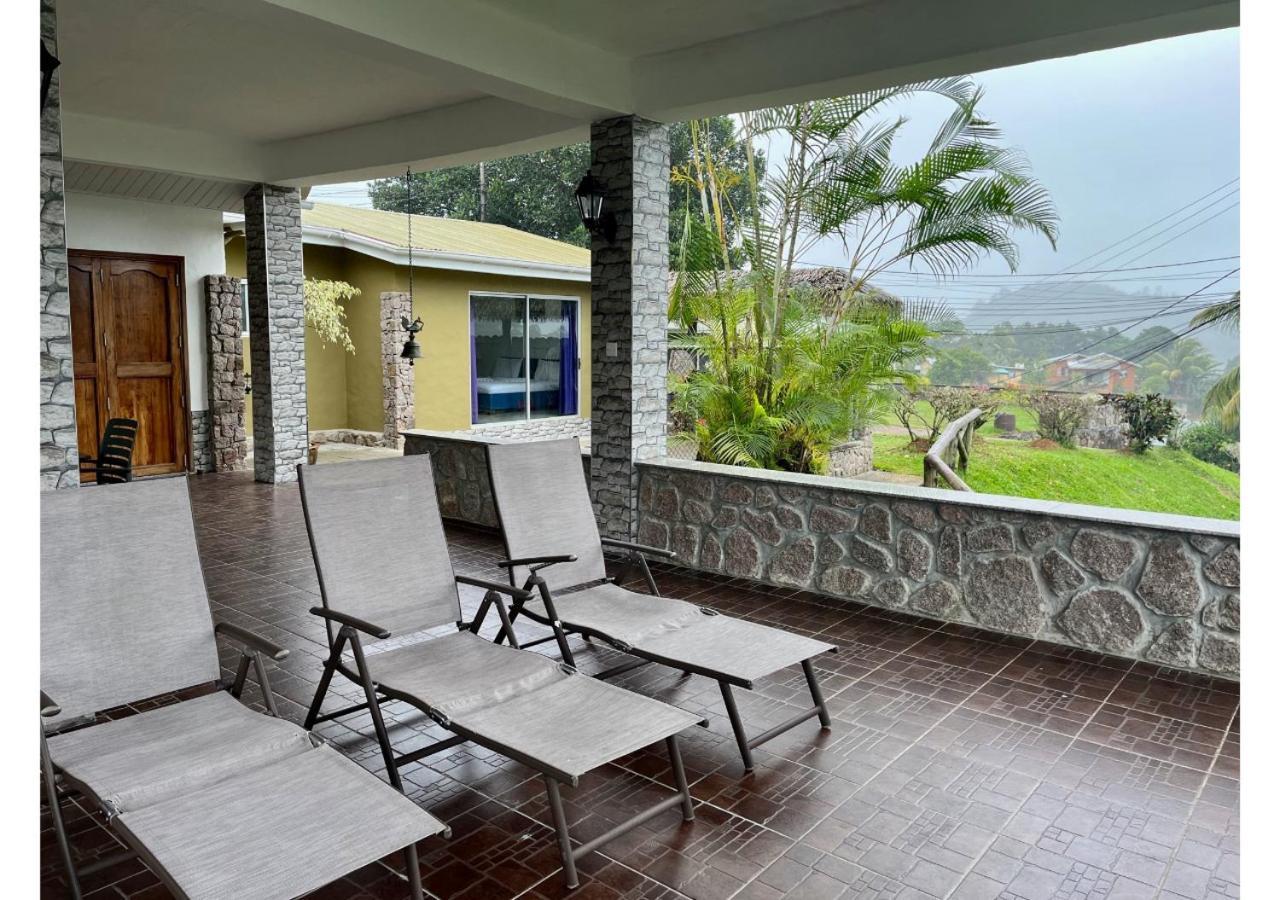 Holiday Home Baie Lazare  エクステリア 写真